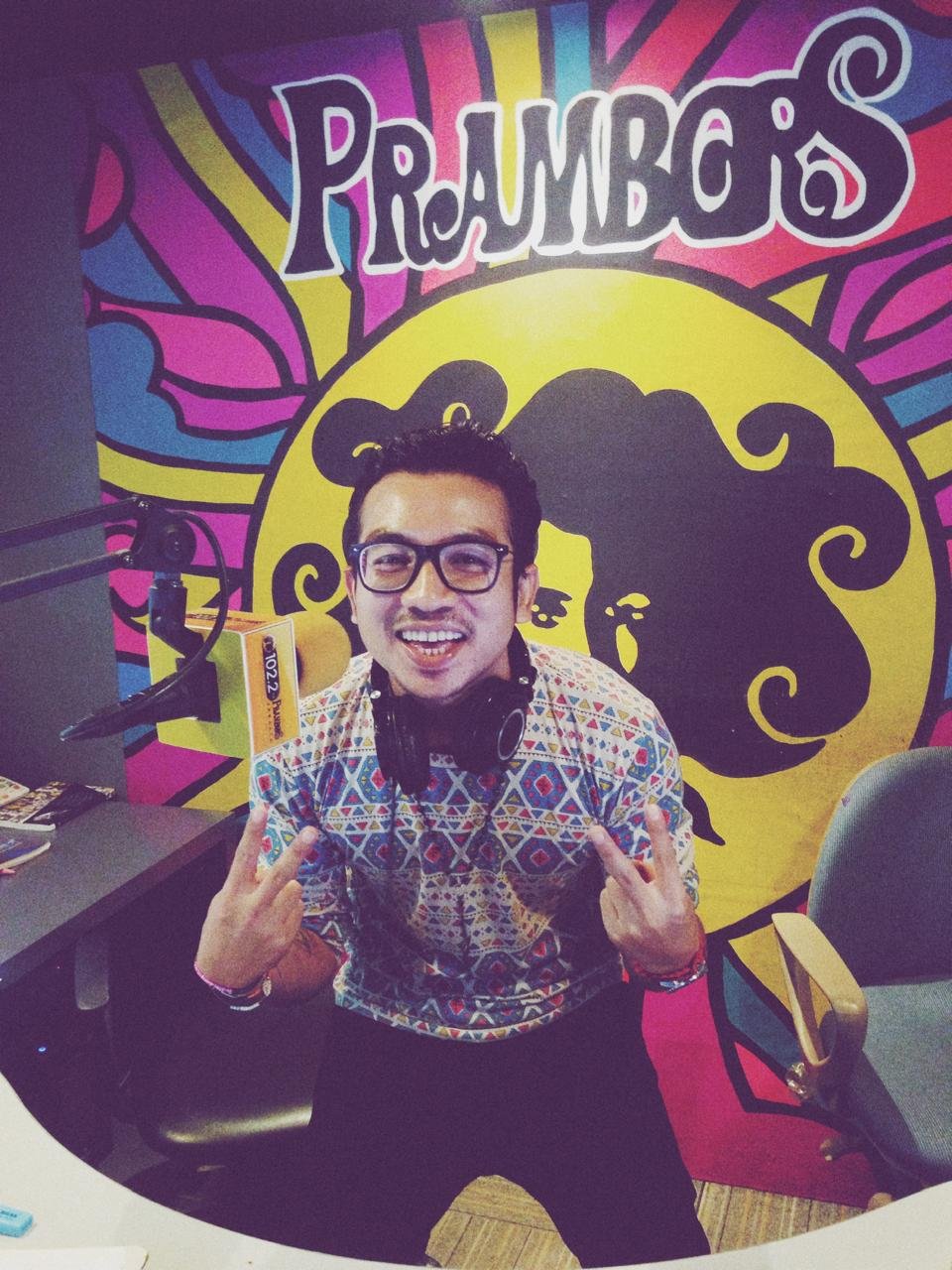 PENYIAR RADIO BROADCASTING